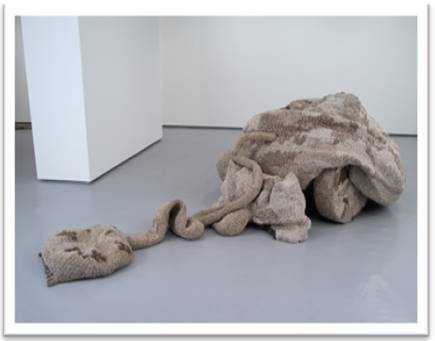 A picture containing indoor

Description automatically generated