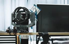 A machine on a table

Description automatically generated