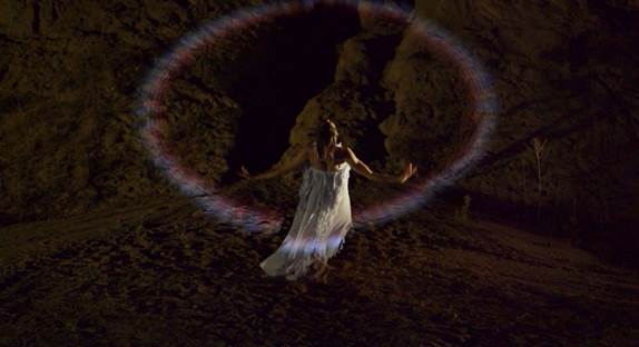 Obraz zawierający zrzut ekranu, jaskinia, na wolnym powietrzu

Opis wygenerowany automatycznie